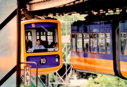 Schwebebahn 2